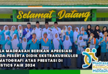 Kepala Madrasah Berikan Apresiasi kepada Peserta Didik Ekstrakurikuler Cinematografi atas Prestasi di Statistics Fair 2024