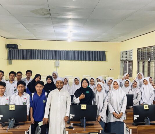 Matangkan Persiapan OBA-9 Delegasi MAN 1 Kota Bengkulu Jalani Simulasi di Lab Komputer