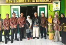 Sinergi Pendidikan dan Teknologi Dosen Pascasarjana UNIB Gelar Pengabdian Masyarakat di MAN 1 Kota Bengkulu